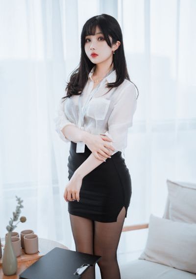 动漫女被黄漫扒衣